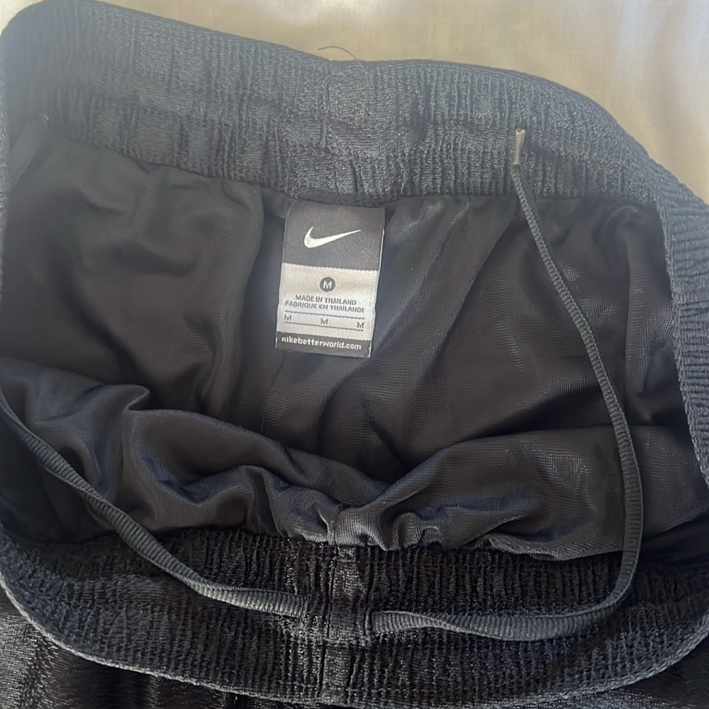 Nike - Picture 4 of 4